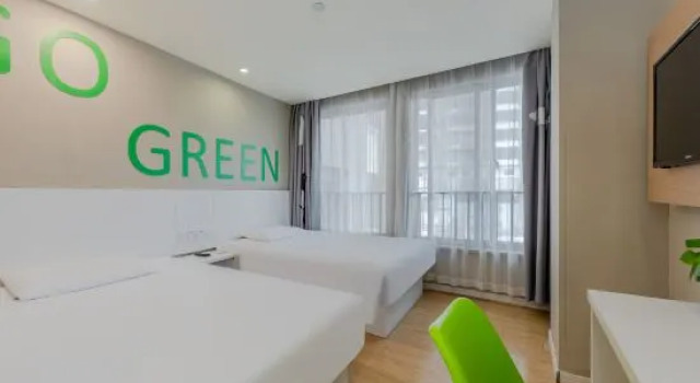 Люкс Motel (The Bund, Qipu Road, Tiantong Road Metro Station)