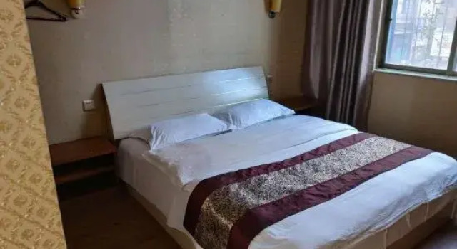 Hongyu Hotel Chuxiong, Rezerwuj Hotel Chuxiong Yunnan