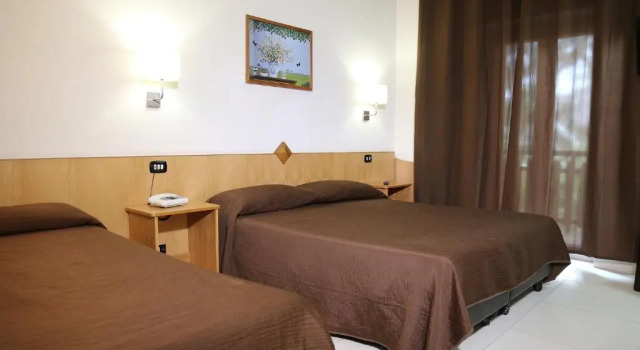 Трёхместный номер Standard Hotel Meranda