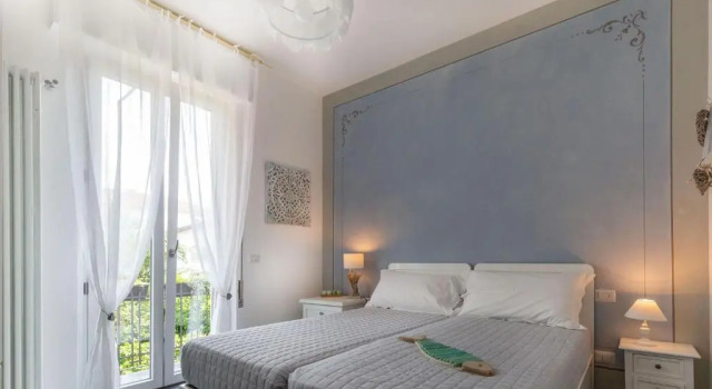 Апартаменты с 2 комнатами Maji Como Lake - Lake Como Historic Villa Apartments with Pool & Parking, 100m from Ferry & train