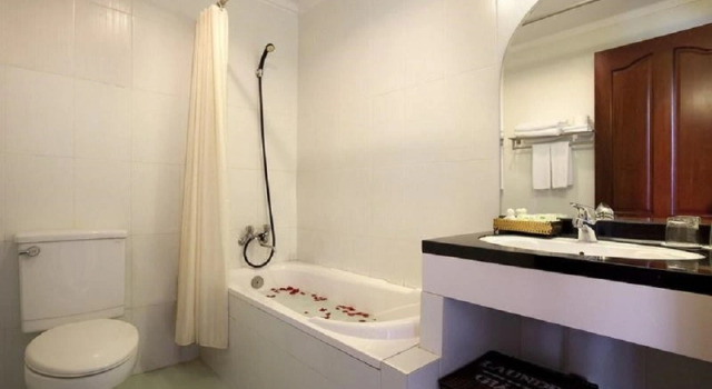 Двухместный номер Deluxe с балконом Victory Sai Gon Hotel