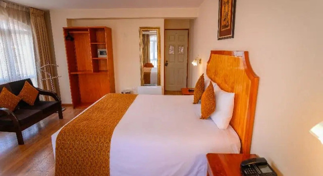O podwyższonym standardzie pokój Sol Plaza Hotel