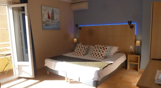Двухместный номер Superior с балконом Hotel Espadon bleu