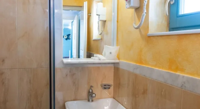 Двухместный номер Standard с балконом 999 Luxury Hotel