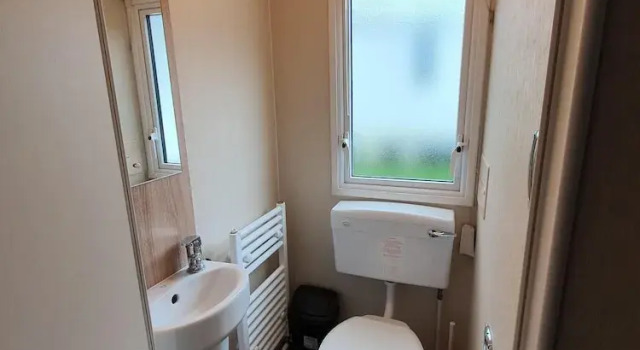 Номер Standard 3 Bedroom Caravan, Sleeps 8, at Parkdean Newquay Holiday Park