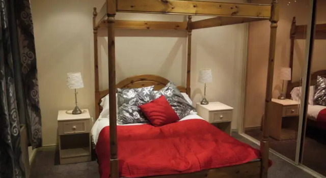 Dimple Well Lodge Hotel, Забронировать Отель Уэйкфилд Западный Йоркшир