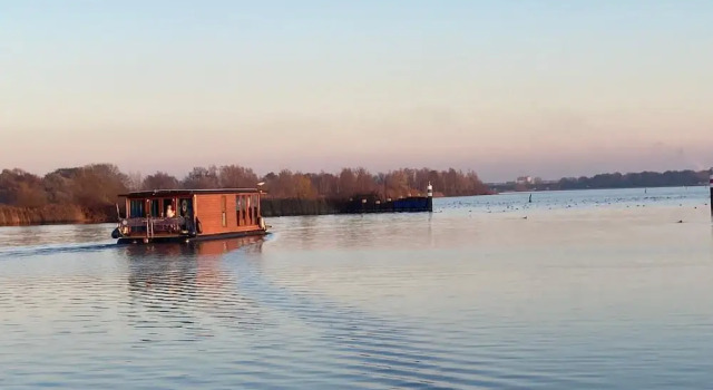 Номер Standard Houseboat - Sleeps 2 & Free Parking