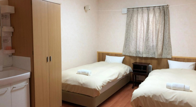 Alpine Guesthouse, Prenota Hotel Hotel economici a Furano Ski