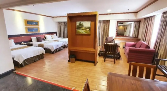 Люкс Kemena Plaza Hotel
