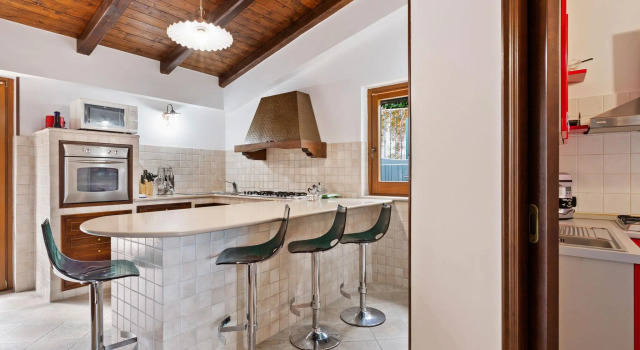 Вилла Villa in San Mango with Pool and Hot Tub