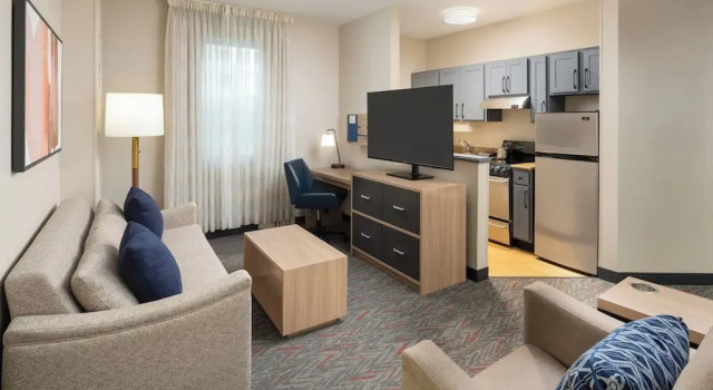 Люкс с 2 комнатами Candlewood Suites Miami Lakes by IHG