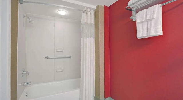 Четырёхместный номер Standard Days Inn by Wyndham Ridgefield NJ