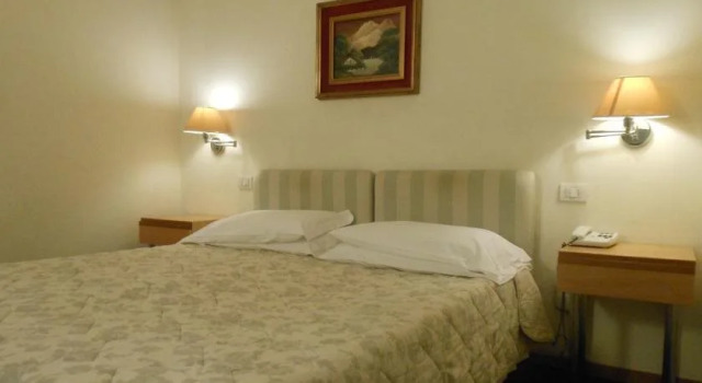 Hotel Ristorante Miralago, Prenota Hotel Hotel a Veneto con parcheggio, Parcheggio
