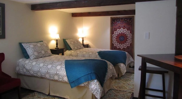 Highgarden B&B, Buchen Sie Bed & Breakfast Ganges Salt Spring Island