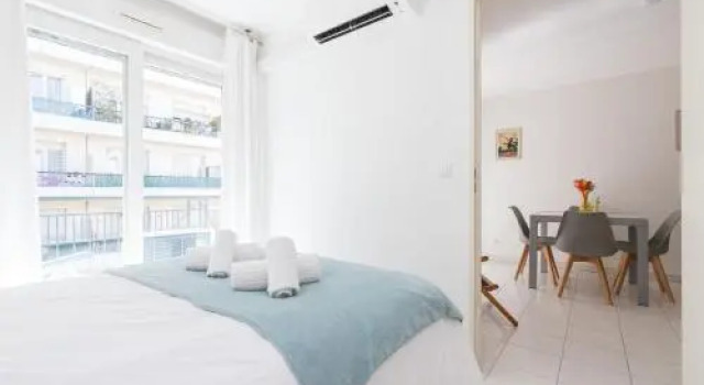 Comfortable 1 Bdr Downtown - AC & Parking, Забронировать Апартаменты/квартира Отели Ниццы с парковкой, Парковка
