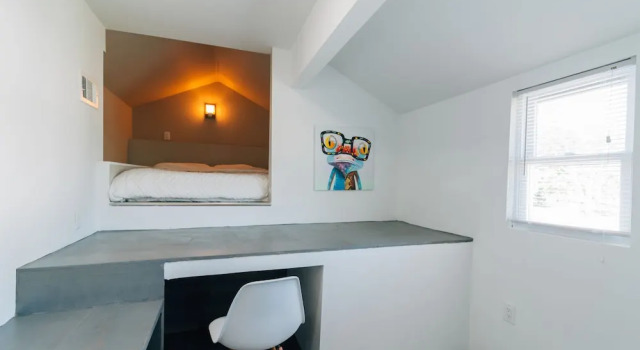 BlueWavePlace - 2BR near Asbury Park, Забронировать Отель Эсбери-Парк Джерси-Шор, рядом с Major B's General Quarters World War II Scale Museum &amp; Gallery