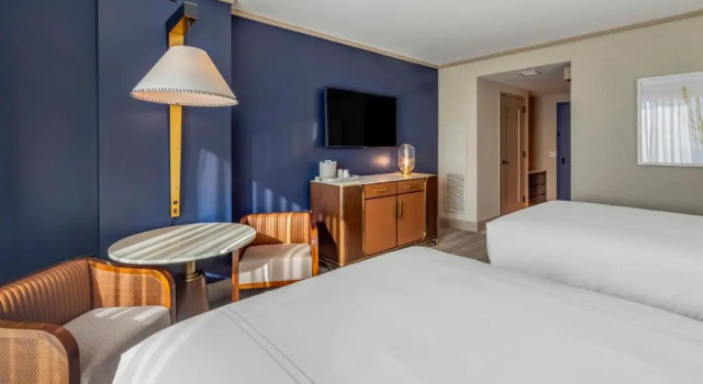 Четырёхместный номер Deluxe Omni Oklahoma City Hotel