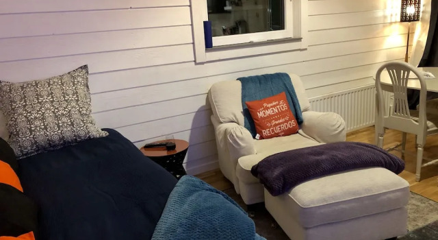 Hills Loft Cottage with Sauna, Book Feriehus Sommerhuse i Småland, Hytte