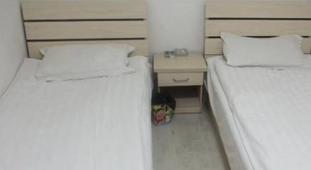 Dandong Kuandian Express Hotel, Book Hotel Hotels in Dandong with Parking, Parking