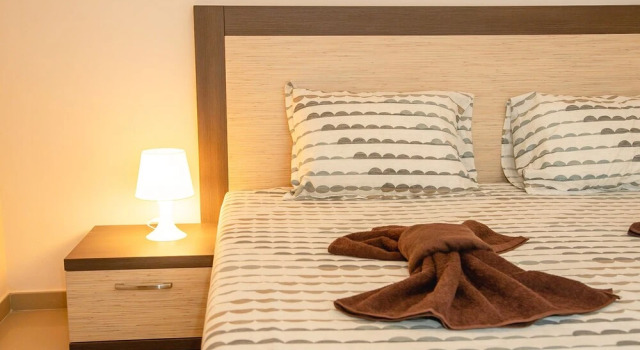 FM Deluxe 2-BDR Apartment with Pool & Sea View in Sun Resort