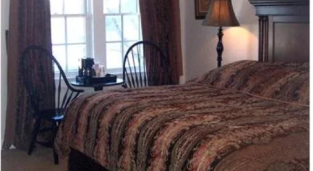 Townsend Manor Inn, Book Hotel Southold North Fork, nær Norman E. Klipp Marine Park
