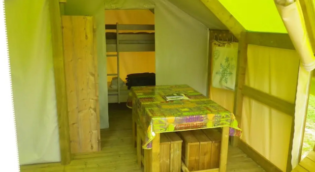 Camping Les Poutiroux - Tente Lodge, Prenota Campeggio Campeggi e glamping a Red Perigord, Campeggio