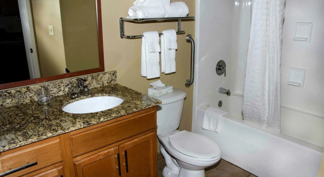 Четырёхместный люкс Candlewood Suites Columbus Fort Benning by IHG