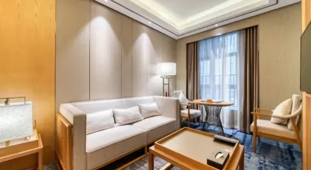 Люкс Business Kelly International Hotel (MixC Branch at Guilin Railway Station)