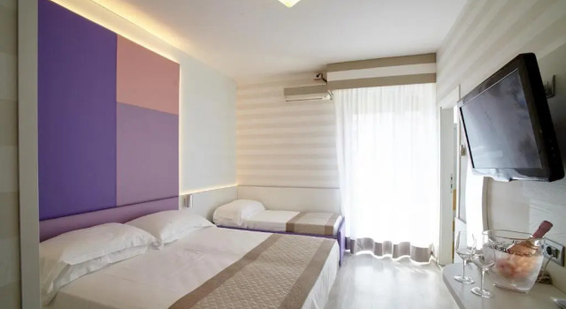 Трёхместный номер Standard Hotel Helen