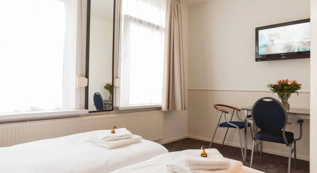 Hotel Stad en Land, Забронировать Отель Отели Норда 3 звезды, 3*