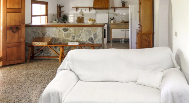 Salmonia (Lom315), Book Hotel Santanyi Majorca
