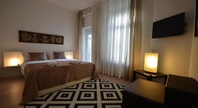 Студия с балконом Downtown Luxury Apartment