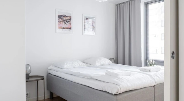 Апартаменты Deluxe Stylish New 1BR Home with Sauna, Hosts 4 Guests