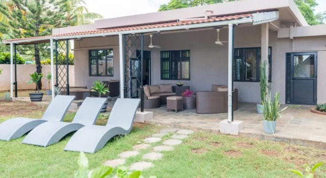 Вилла seafront Villasun Beachfront Villa
