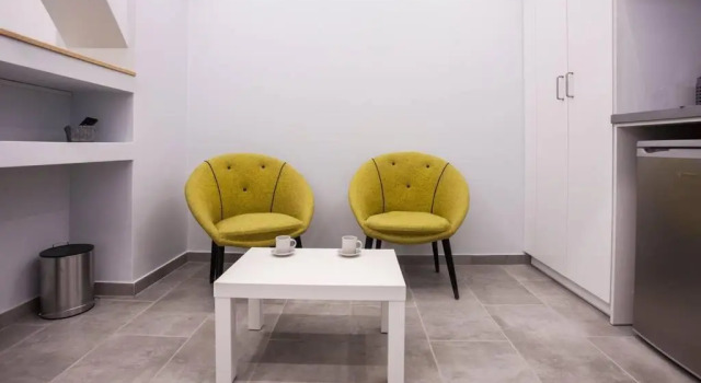 Unique minimal chic suite at Syntagma Square, Забронировать Отель Отели Афины с парковкой, рядом с Здание греческого парламента, Парковка