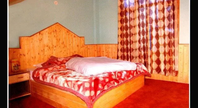 Hotel Naveen, Забронировать Отель Отели Манали с парковкой, Парковка