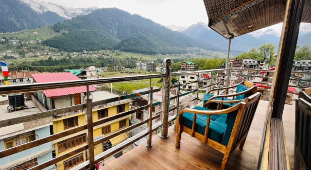 Люкс Deluxe Hotel Radhika Palace Manali