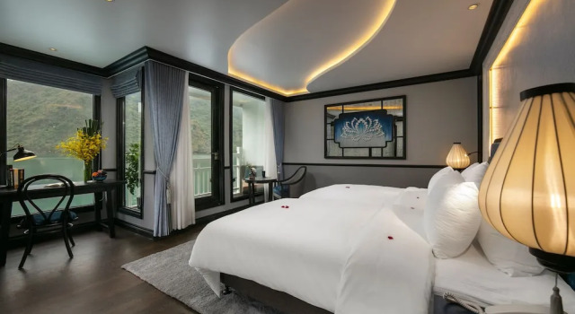 Полулюкс Lapinta Luxury Cruises
