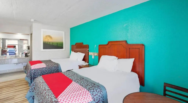 Четырёхместный номер Standard Hotel O Columbia Downtown near I-65