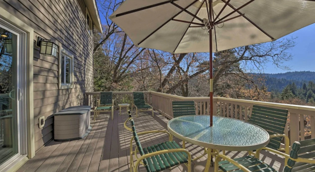 Mountainside Cabin w/ Deck - 16 Miles to Skiing!