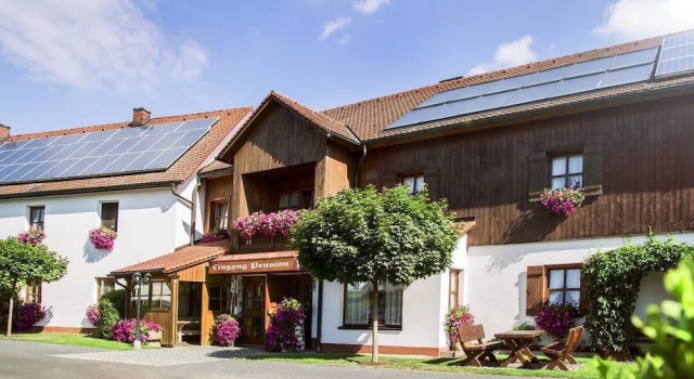 Pension Sommer, จอง โรงแรม วอลด์ซาซเซน Upper Palatinate