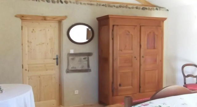 Gîte Saint-Georges-de-Baroille, 4 pièces, 7 personnes - FR-1-496-170, Réserver Hôtel Saint-Georges-de-Baroille France