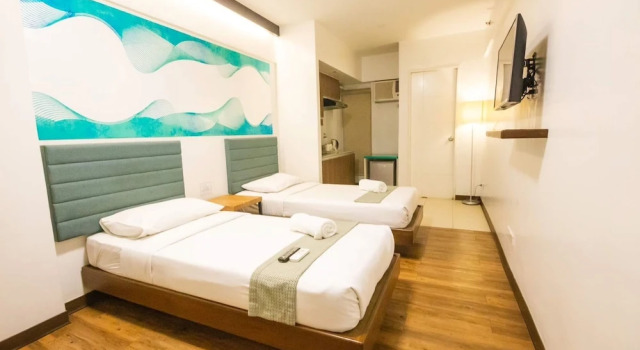 Номер Superior H Hotel Quezon City