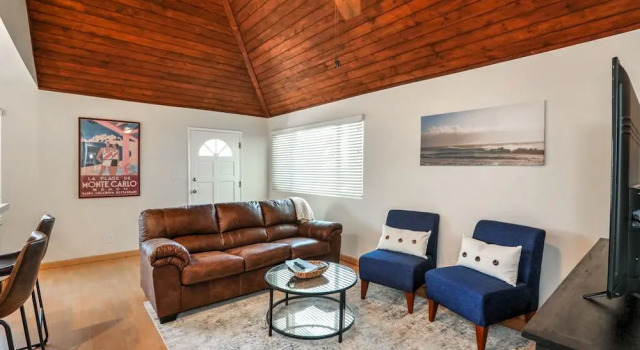 Beachy 3br - 1 Block To Ocean, Near Abbott Kinney 3 Bedroom Home, Забронировать Отель Отели Лос-Анджелеса 3 звезды, рядом с Скейт-парк Venice, 3*