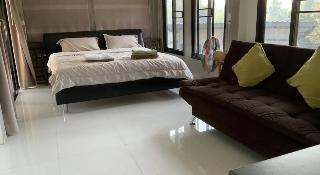 Четырёхместный номер Deluxe Morocco Blue cafe by Chilong River Farm Resort