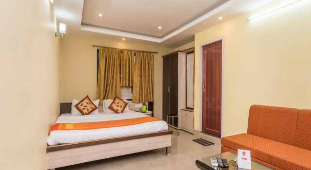 OYO 3733 near Hong Kong Market, Prenota Hotel Siliguri West Bengal
