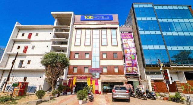 Fabhotel Dwarka Suites, Забронировать Отель Отели Нью-Дели с завтраком, Завтраки