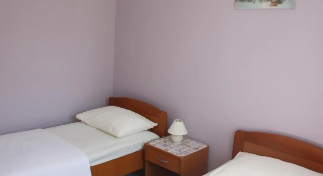 Апартаменты Цокольный этаж с видом на сад Apartments Vesna