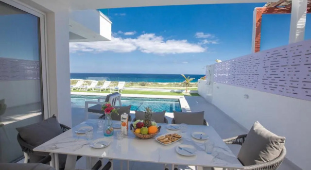 Villa Artizan Seafront Villa 5