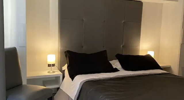 Одноместный номер Deluxe с балконом Victoria Hotel